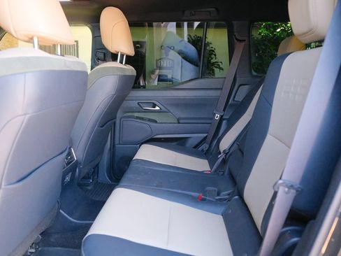 Used 2025 Lexus GX 550 AWD/4WD image 36