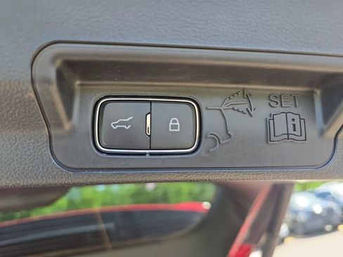 Certified 2023 Ford Explorer XLT w/ Equipment Group 202A AWD/4WD image 9