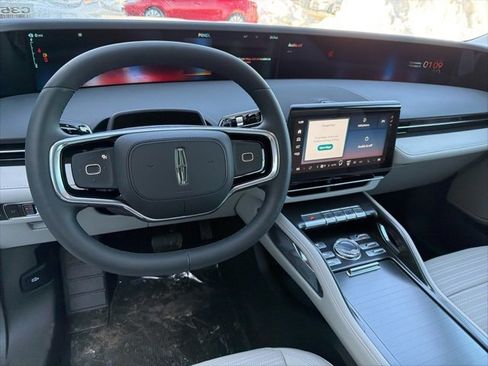 New 2026 Lincoln Nautilus Reserve image 11