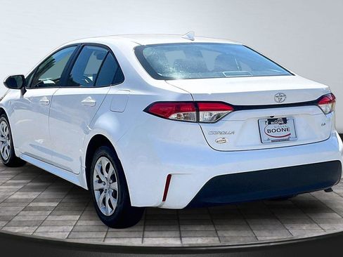 Used 2024 Toyota Corolla LE FWD image 3