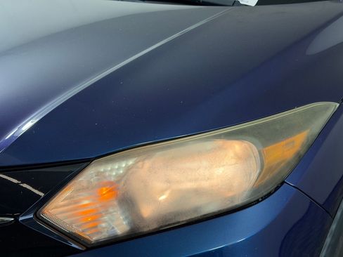 Used 2016 Honda HR-V LX image 12