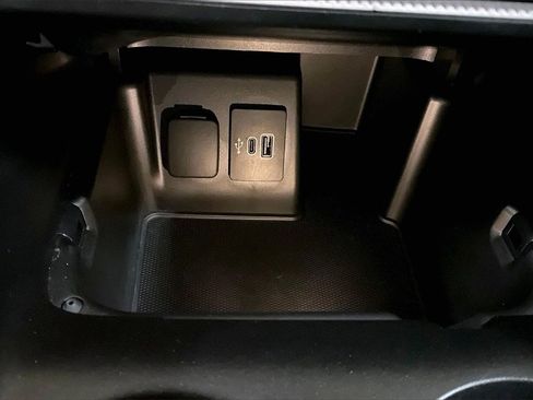 Certified 2025 Ford Explorer ST-Line w/ ST-Line Street Pack image 32