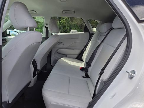 Used 2024 Hyundai Kona SEL AWD/4WD image 16