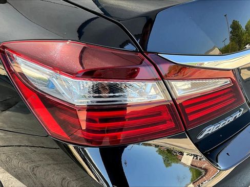 Used 2016 Honda Accord EX-L image 28