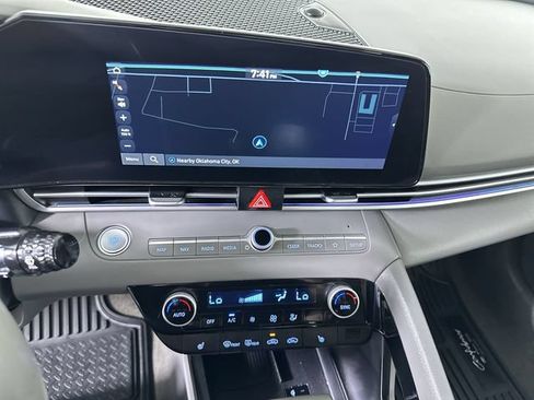 Used 2025 Hyundai Elantra SEL FWD image 14