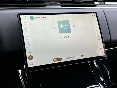 Used 2024 Land Rover Range Rover Sport Dynamic SE image 16