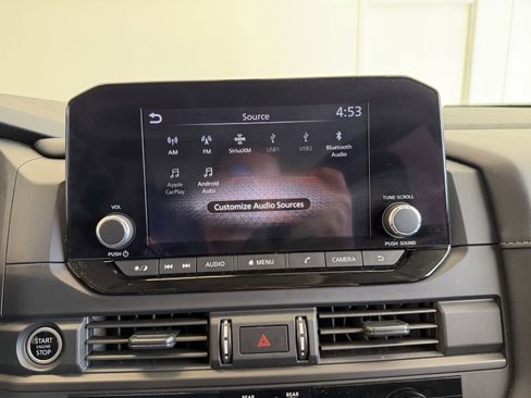 Used 2024 Nissan Pathfinder S image 18