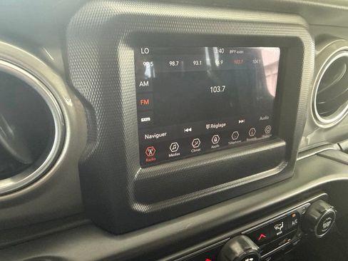 Used 2020 Jeep Wrangler Unlimited Sahara AWD/4WD image 26