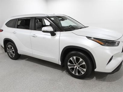 Used 2023 Toyota Highlander XLE