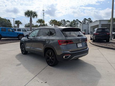 Used 2024 Volkswagen Taos SE FWD image 5