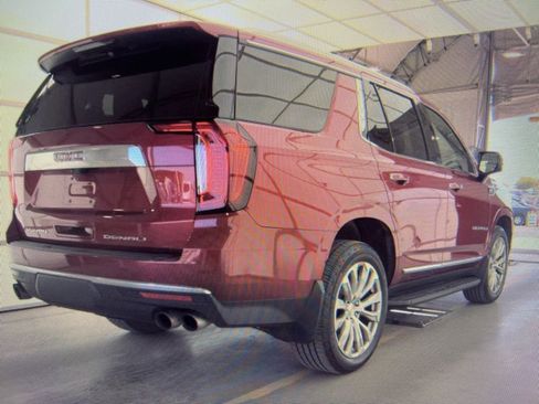 Used 2022 GMC Yukon Denali w/ Advanced Technology Package image 2