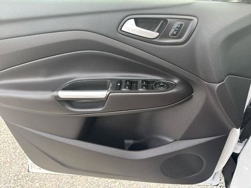 Used 2017 Ford Escape SE image 16