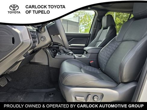 Used 2025 Toyota 4Runner TRD Off-Road Premium AWD/4WD image 16