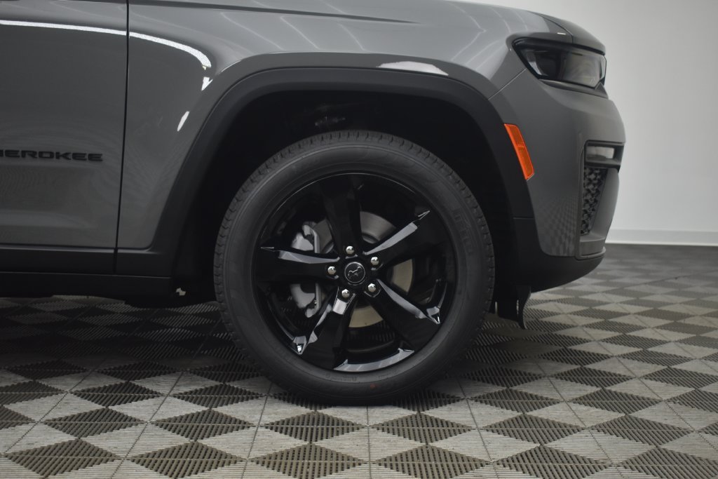 New 2027 Jeep Grand Cherokee Limited AWD/4WD image 6