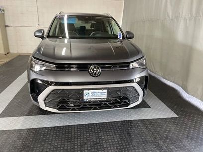 Certified 2025 Volkswagen Taos SE w/ Panoramic Sunroof Package