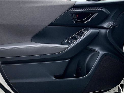 Used 2024 Subaru Crosstrek 2.0i Premium image 18