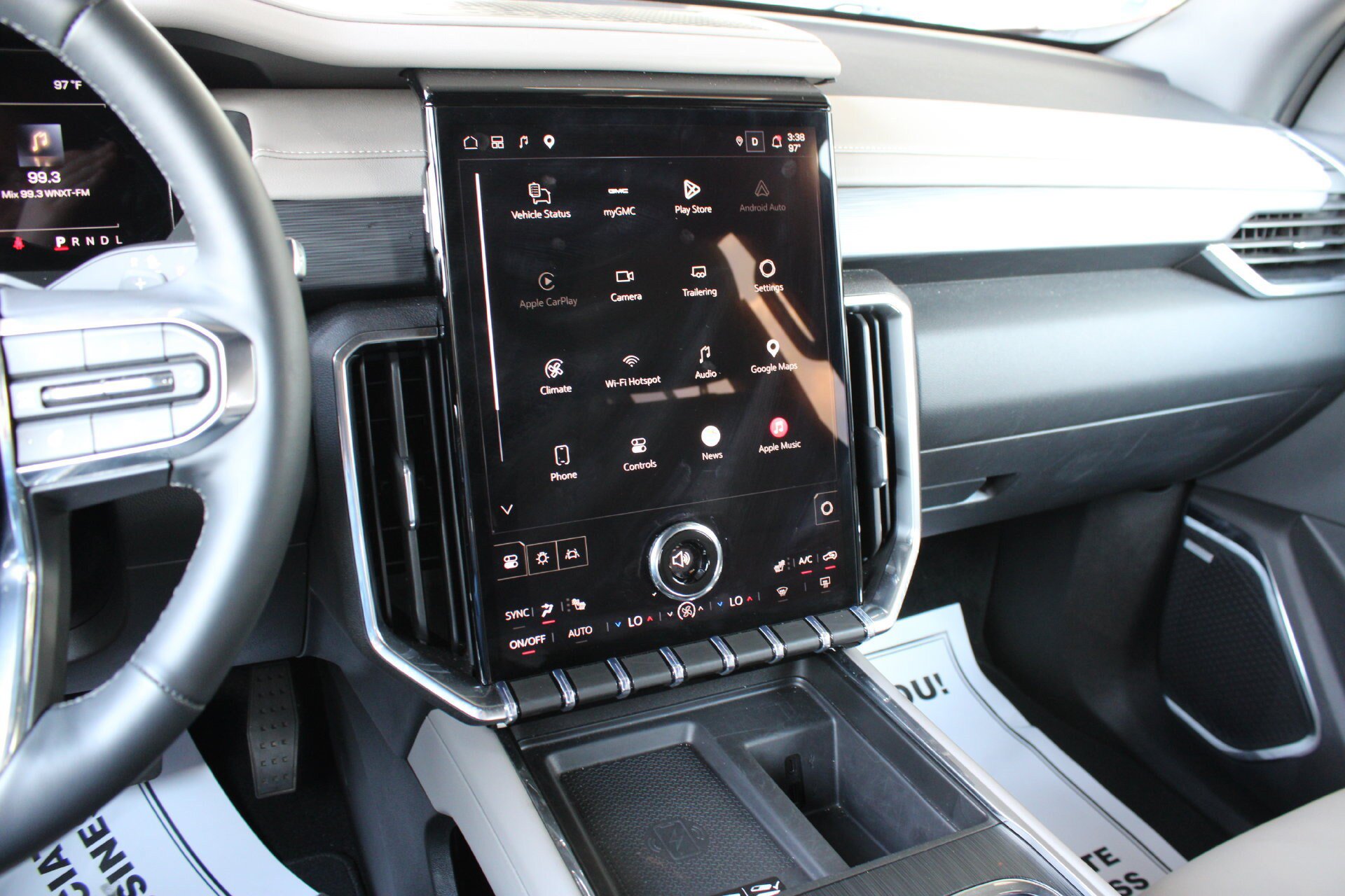 Used 2026 GMC Acadia Elevation w/ Elevation Premium Package FWD image 34