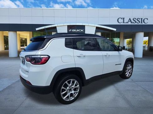 Used 2025 Jeep Compass Limited AWD/4WD image 8