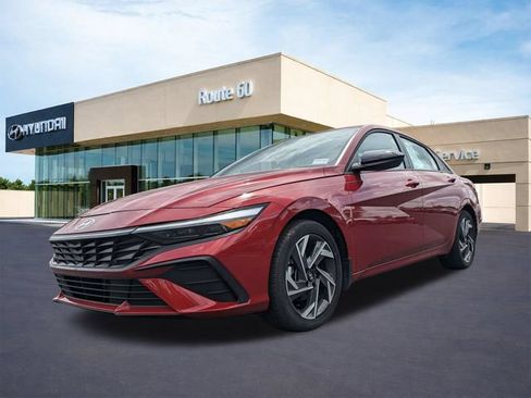 Certified 2025 Hyundai Elantra Sport FWD image 8