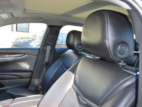 Used 2013 Cadillac XTS Premium image 16