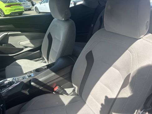 Used 2019 Chevrolet Camaro LT image 17