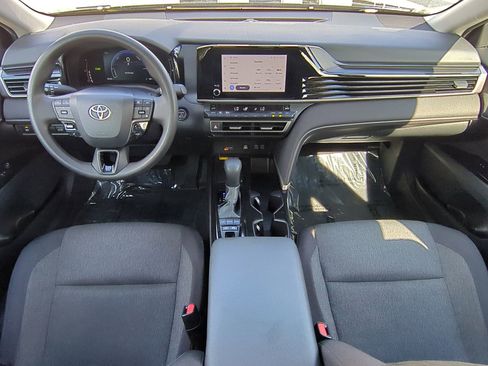 Used 2025 Toyota Camry LE image 14