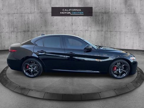 Used 2019 Alfa Romeo Giulia Ti Sport w/ Quick Order Package 22U Sport RWD image 4