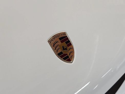 Used 2026 Porsche Macan AWD/4WD image 32