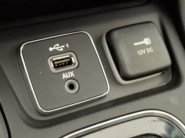 Used 2020 Jeep Cherokee Limited AWD/4WD image 25