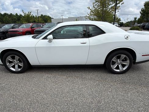 Used 2020 Dodge Challenger SXT RWD image 11