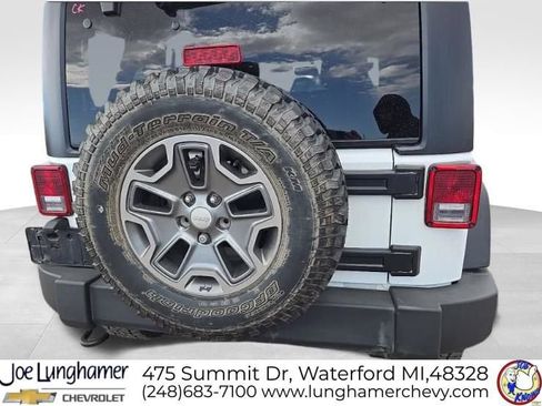 Used 2015 Jeep Wrangler Unlimited Rubicon image 17
