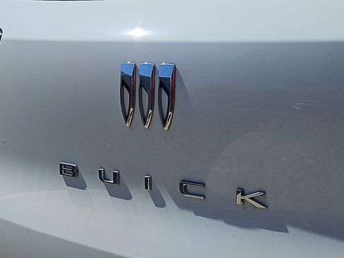 Certified 2024 Buick Encore GX Preferred FWD image 9