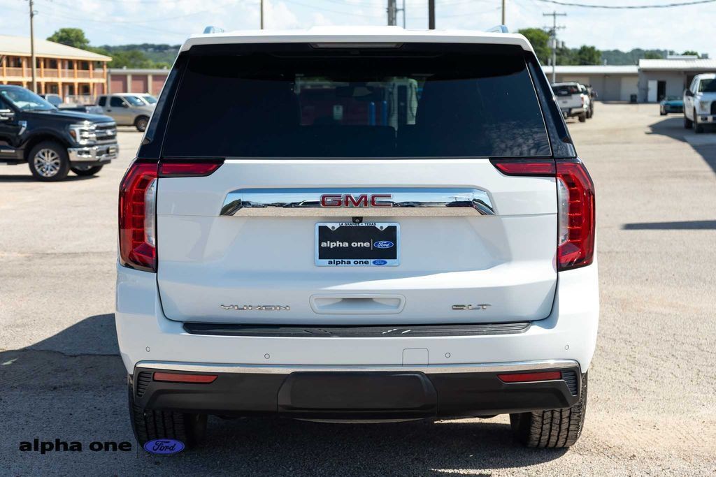 Used 2022 GMC Yukon SLT AWD/4WD image 9