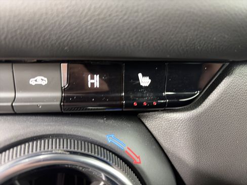 Certified 2024 Chevrolet Blazer LT w/ Convenience Package image 25