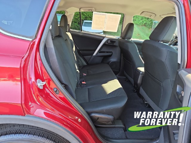Used 2018 Toyota RAV4 LE w/ Carpet Mat Package FWD image 16