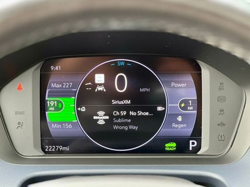 Used 2022 Chevrolet Bolt EUV Premier w/ Sun & Sound Package image 20