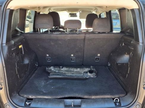 Used 2020 Jeep Renegade Latitude FWD image 9