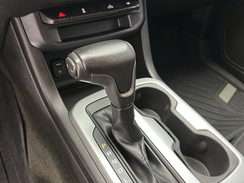 Used 2018 Chevrolet Colorado LT w/ LT Convenience Package AWD/4WD image 21