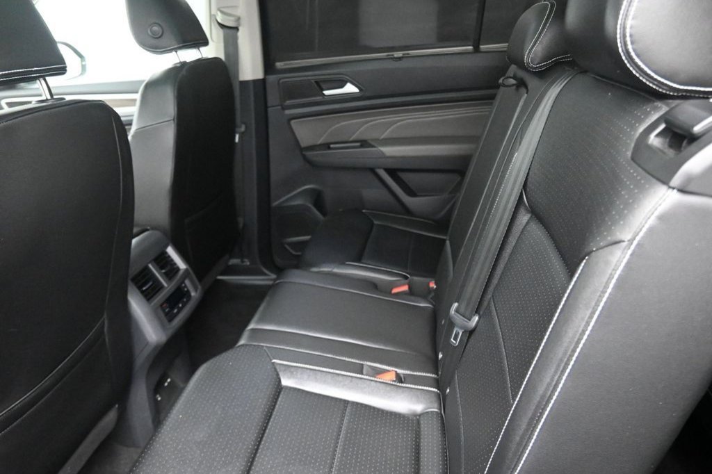 Used 2023 Volkswagen Atlas SEL AWD/4WD image 32