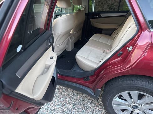 Used 2016 Subaru Outback 2.5i Premium AWD/4WD image 13