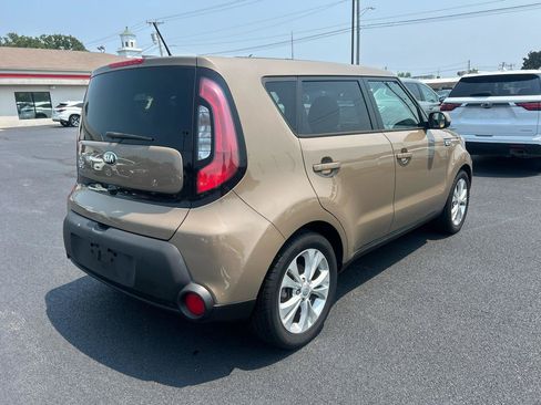 Used 2015 Kia Soul + FWD image 5