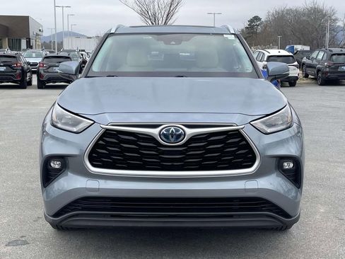 Used 2020 Toyota Highlander XLE image 23