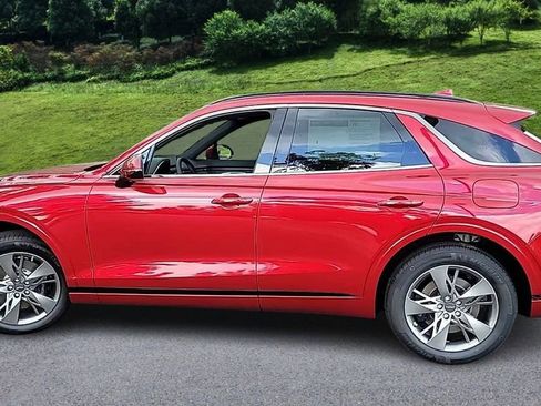 Used 2025 Genesis GV70 3.5T Sport image 5