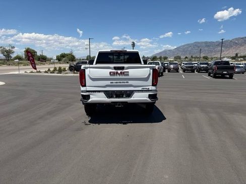 Used 2020 GMC Sierra 2500 AT4 w/ AT4 Premium Package AWD/4WD image 4