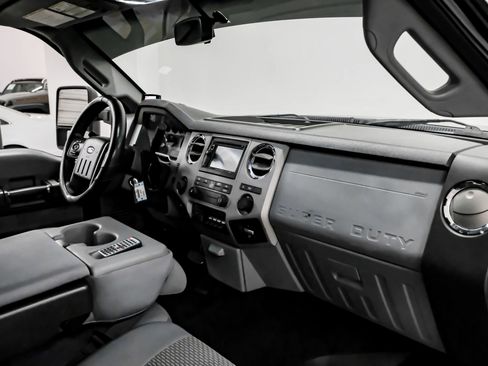 Used 2016 Ford F250 XLT w/ XLT Value Package image 14