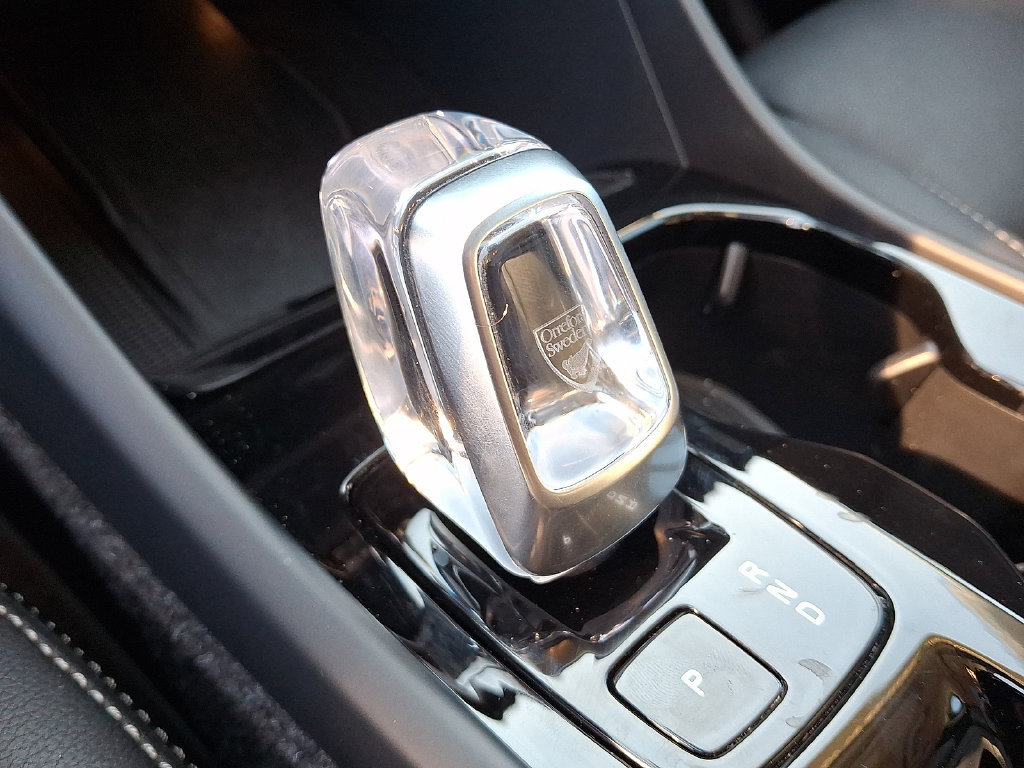 Certified 2026 Volvo XC40 B5 Plus AWD/4WD image 18