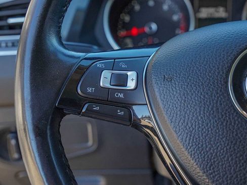 Used 2018 Volkswagen Tiguan SE image 13