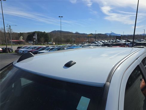 Used 2024 RAM 2500 Laramie image 12