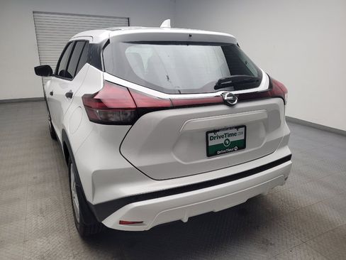 Used 2021 Nissan Kicks S FWD image 6