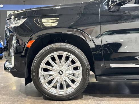 Used 2024 Cadillac Escalade ESV Premium Luxury AWD/4WD image 10